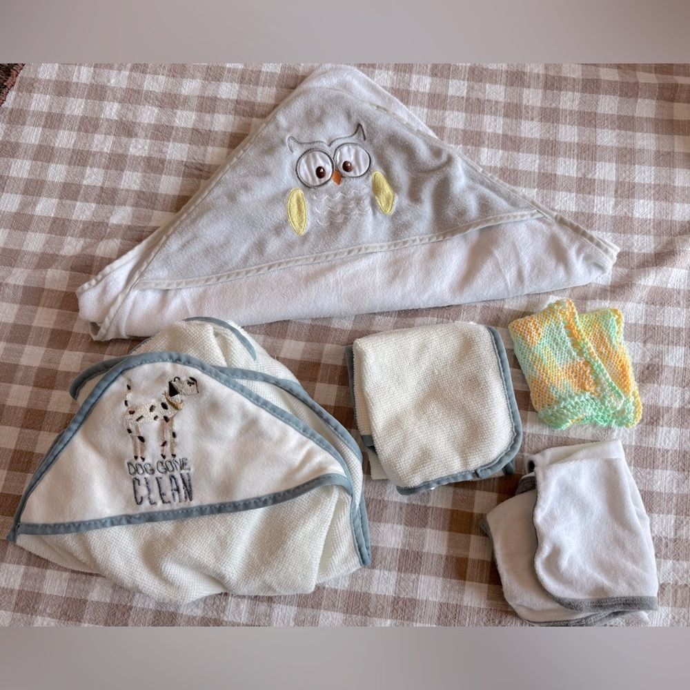 Bundle of baby bath towels